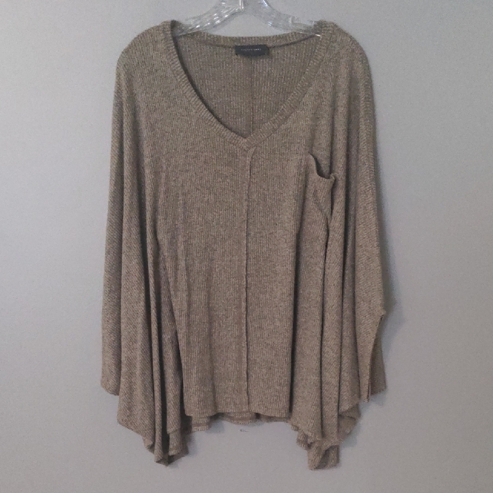 EUC✨ HUDSON GRAY oversized medium (XL) oatmeal short sleeve v-neck knit top